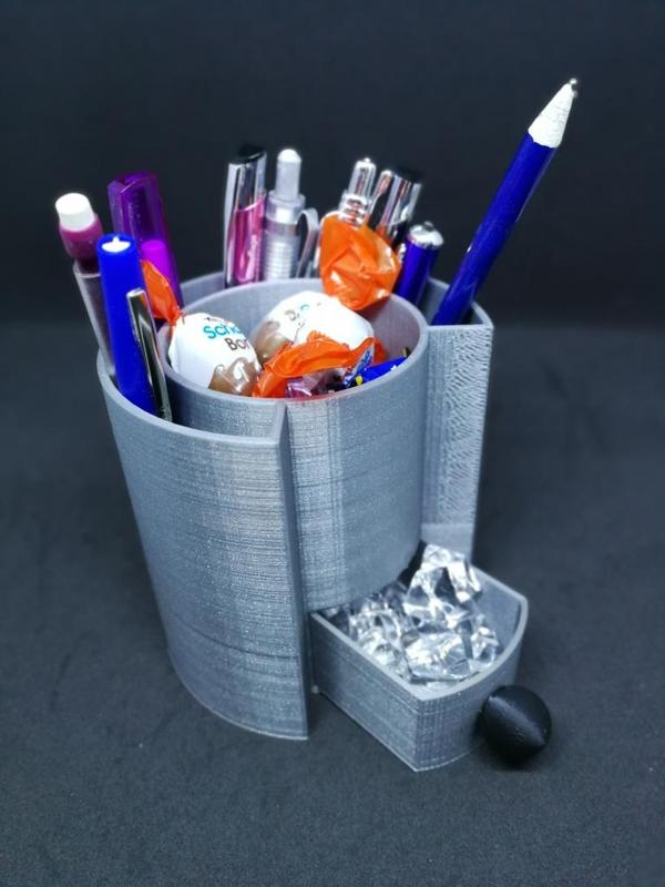 Pot à crayons fleuri / flower and pen pot