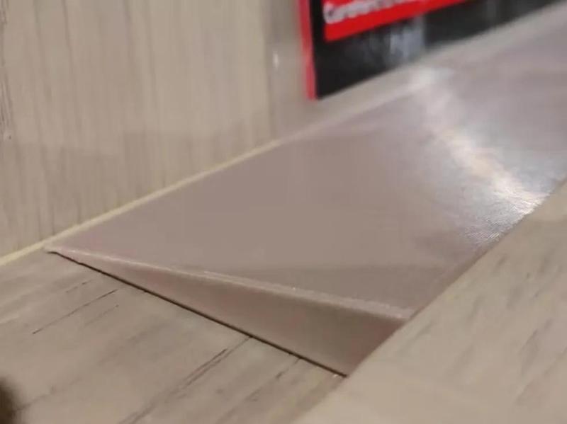 Orthogonalized Display Stand Pads