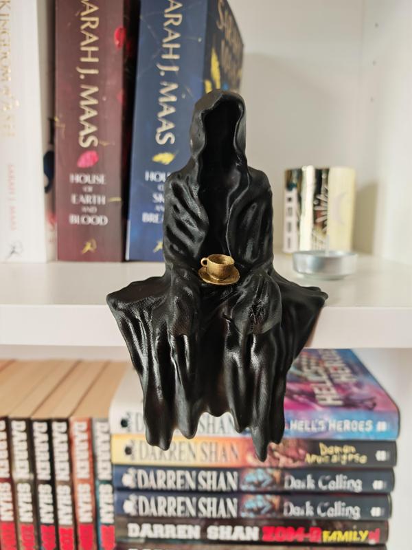 Suriel Tea  book shelf Figurine