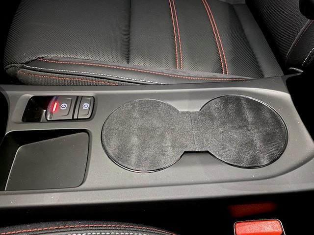 Renault Arkana: stopper / cup cavity cover / pocket opener