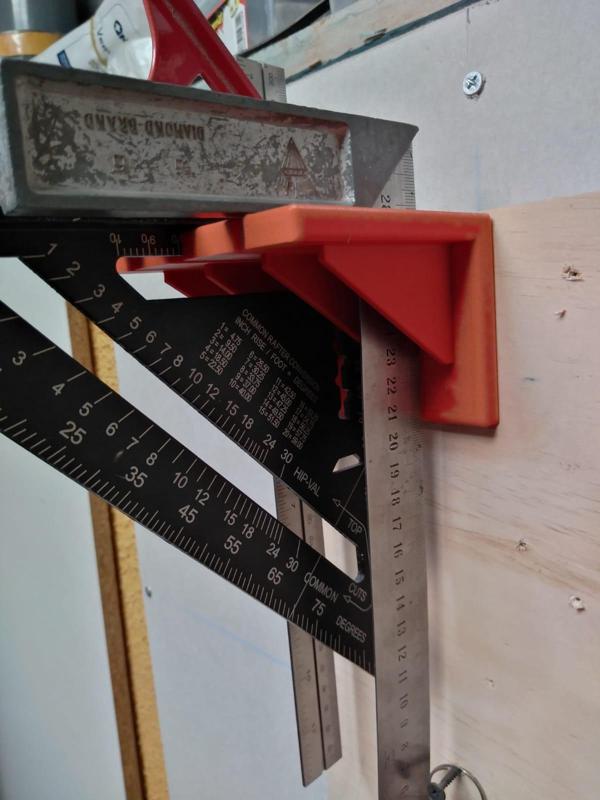 organizer for 3 brackets