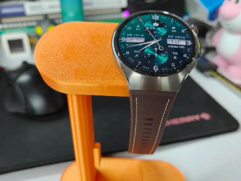 Huawei Watch 5 charging base