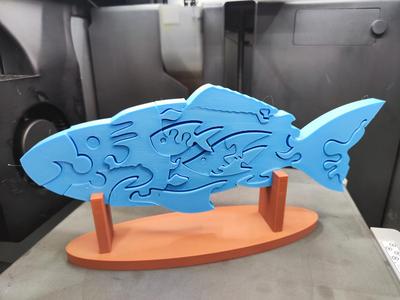 Fish puzzle with stand