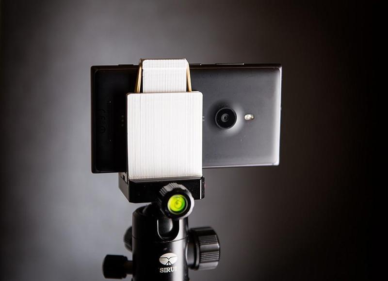 Tripod mount for mobile phone