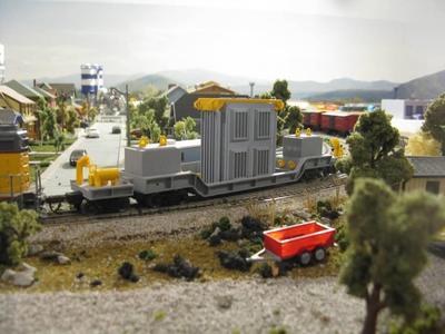 HO Scale Depressed Flat Car with Transformer