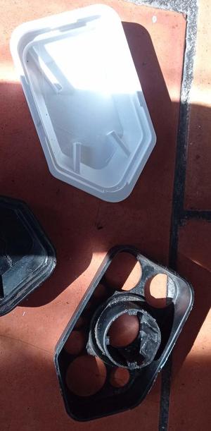 Briggs and Straton grass cutter engine - air filter box