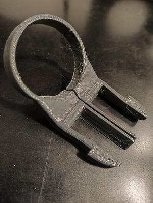 PET bottle clip