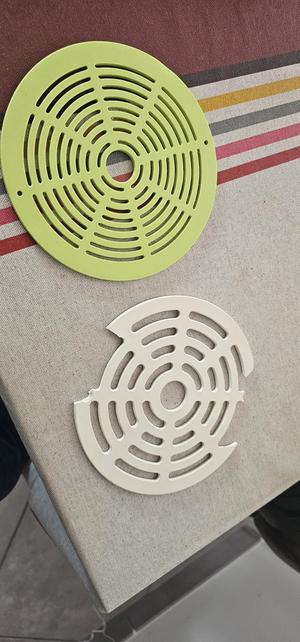 Grille de fond de piscine