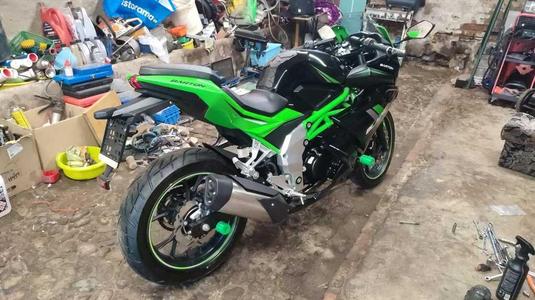 crashpad barton blade r 125 front M10 imbus