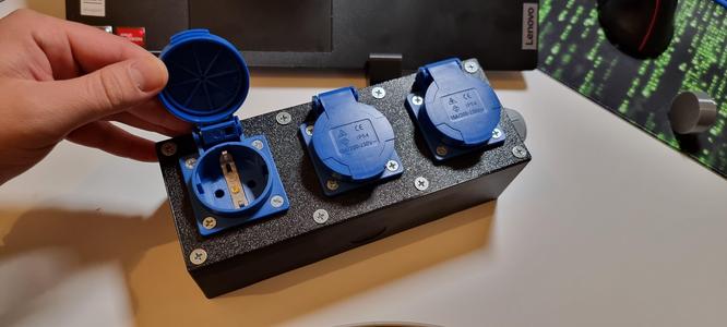 3er Steckdose Aufputz, 3-way surface-mounted socket