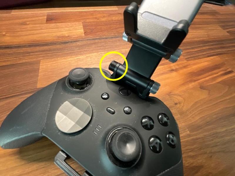 8BitDo Mobile Gaming Clip for Xbox Controllers screwcap