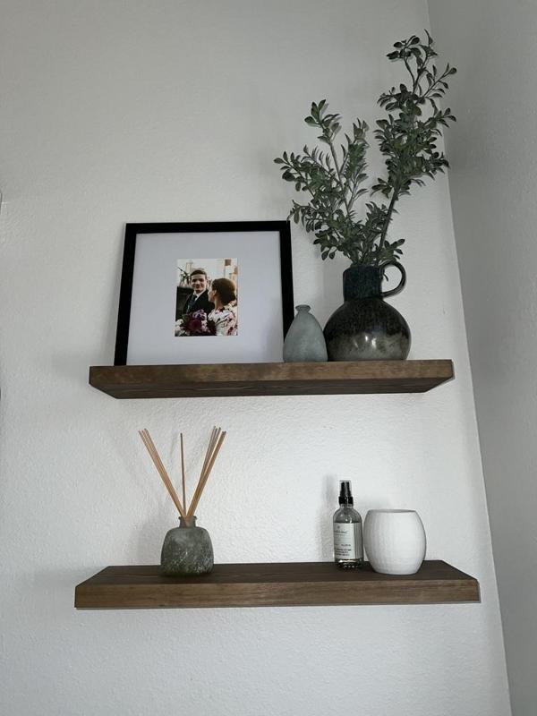 Modern round and tall vases are available in 3 different sizes.