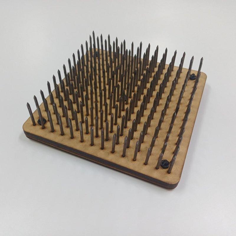 Cama de pregos / Bed of nails (PIRA:1K30-10)