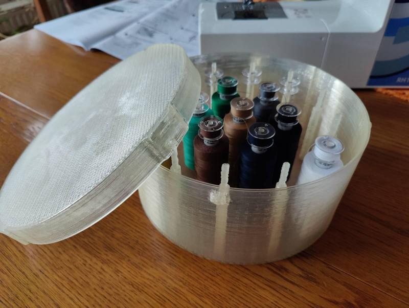 Thread container with lid