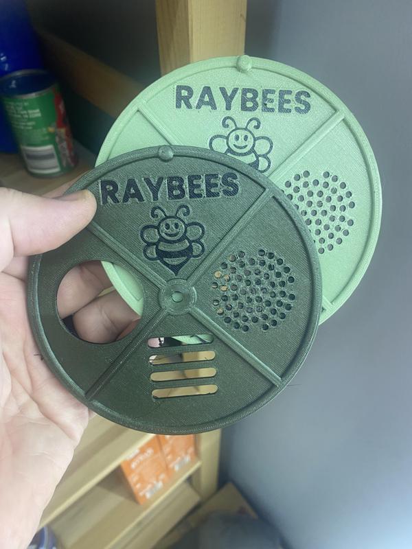 Beehive / swarm trap door