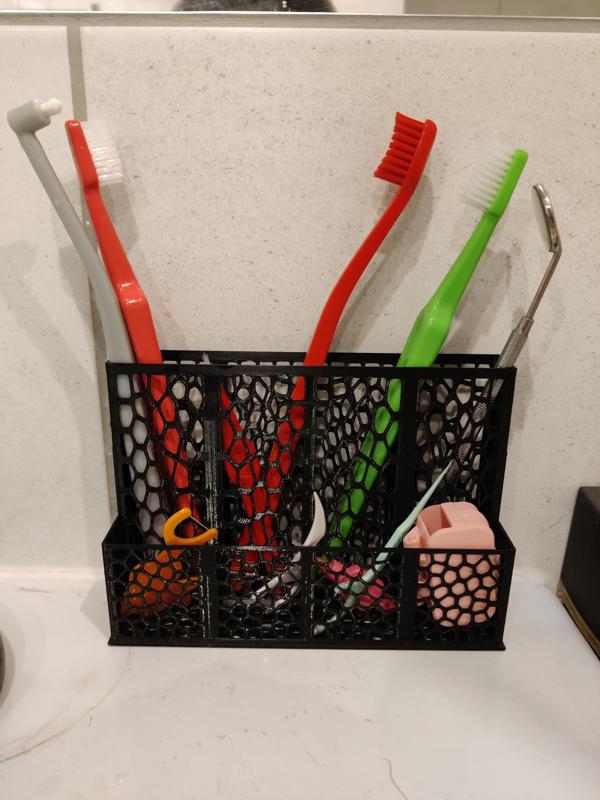 Voronoi toothbrush organizer