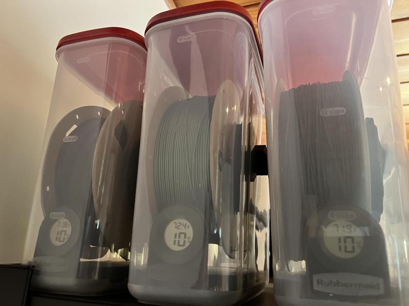 Desiccant block for Rubbermaid with round hygrometer port