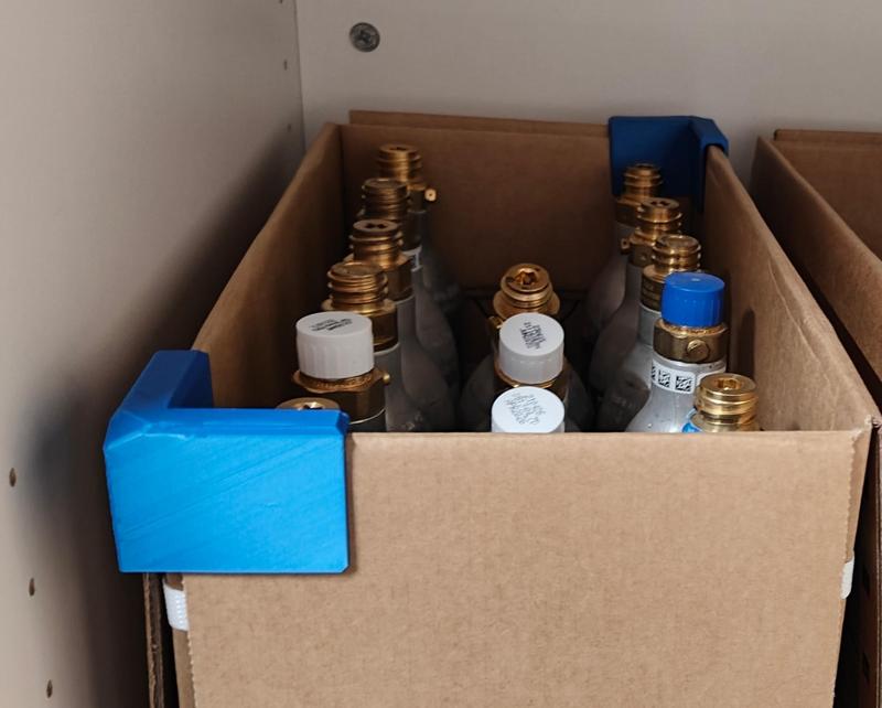 Cardbord Box Flap Retainer (Corner Printable)