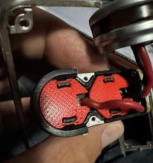 Paranormal DNA 250C battery clips