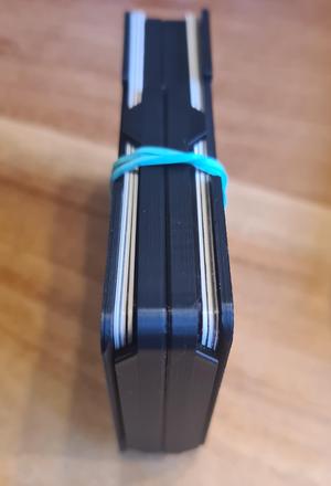 Slide guide for Lockcardwallet