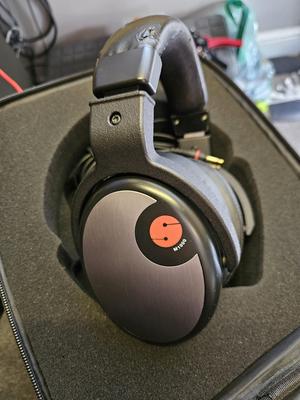 Studiospares M1000/M2000 MK1 Replacement Earcup Brackets