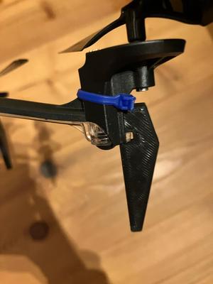 latrax-alias-landing-stand-remix