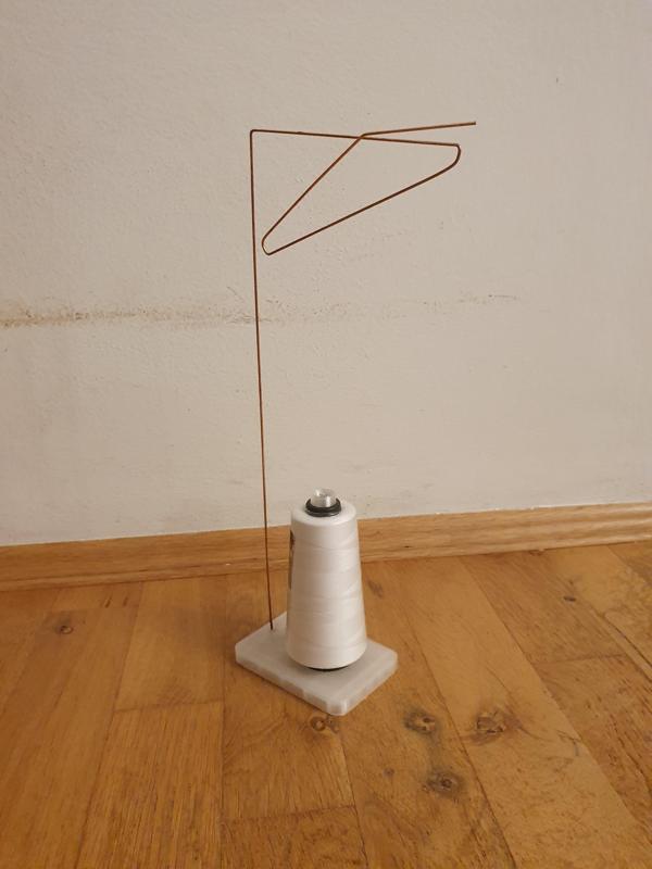 Overlock sewing thread spool holder