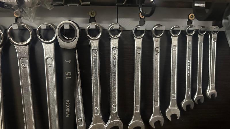 wieszak na krucze oczkowe / wrench hanger for set