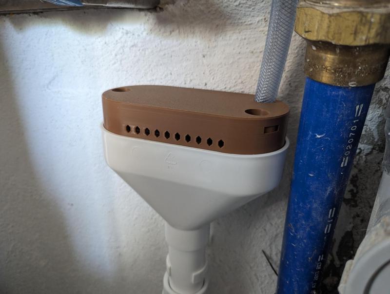 Siphon Cap with suck back protection + Hose Mount