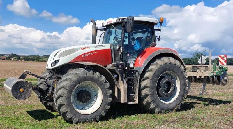 Steyr 6300 Terrus CVT - rearview mirror electronics cover