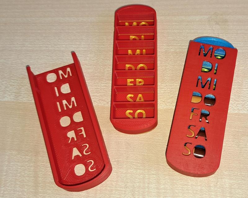 simple pillbox for seven days - Pillendose für 7 Tage