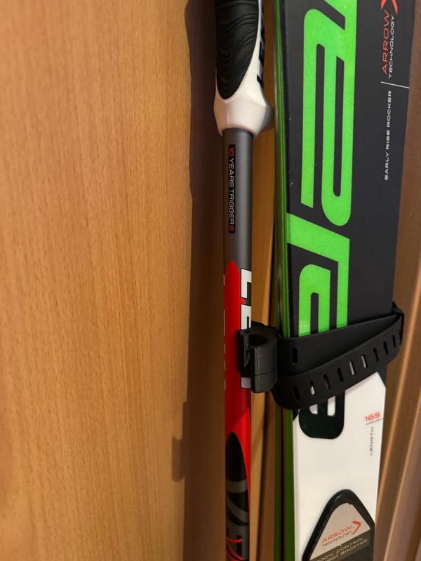 Ski pole holder