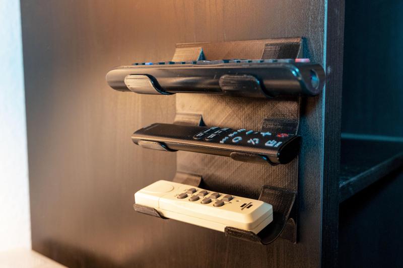 Wall mounted remote holder (TV, light, soundbar)