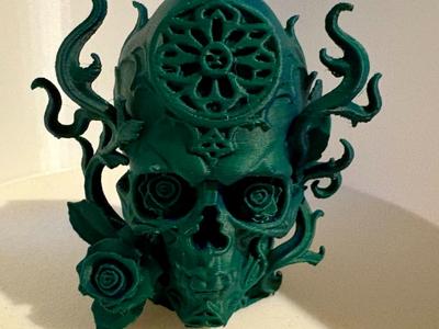 Skull of the gothic rose demon