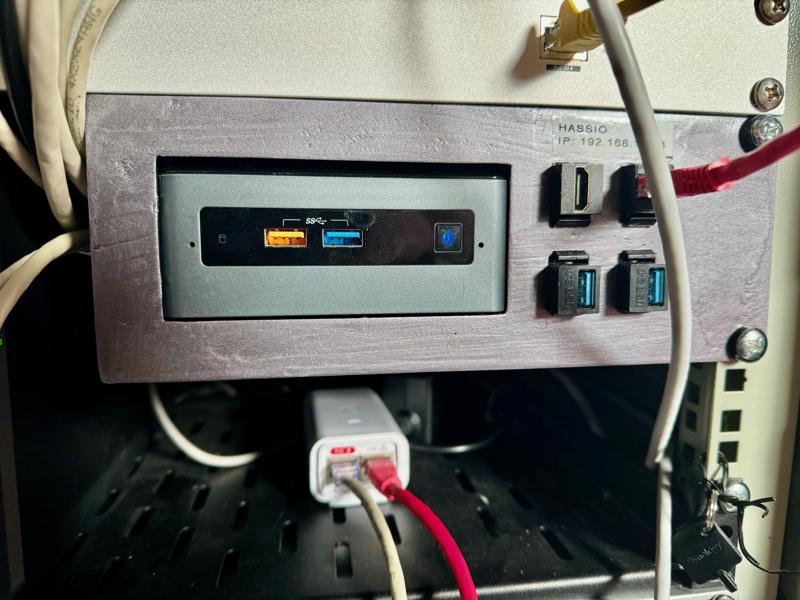 Intel NUC 2U rackmount