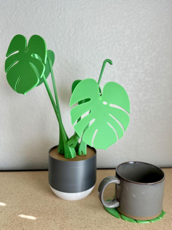 Basic Pot (designed for Monsterra Dirt Base from ForgeCore)