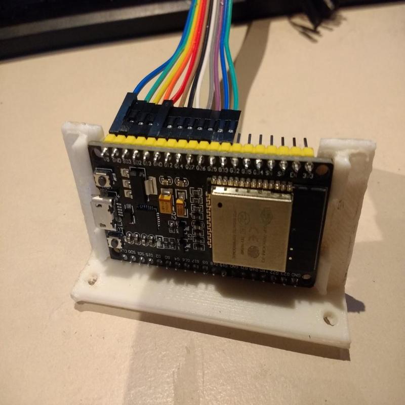 Customizable ESP32 lateral support