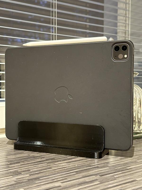 A stand for Ipad Pro 11-inch with Smart Folio