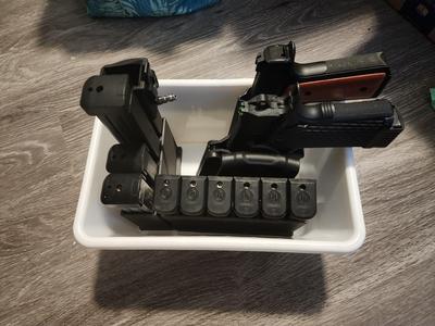 Hudson H9 Magazine Stand / Holder