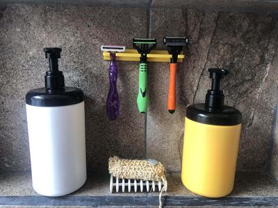 Universal 3 Razor Holder