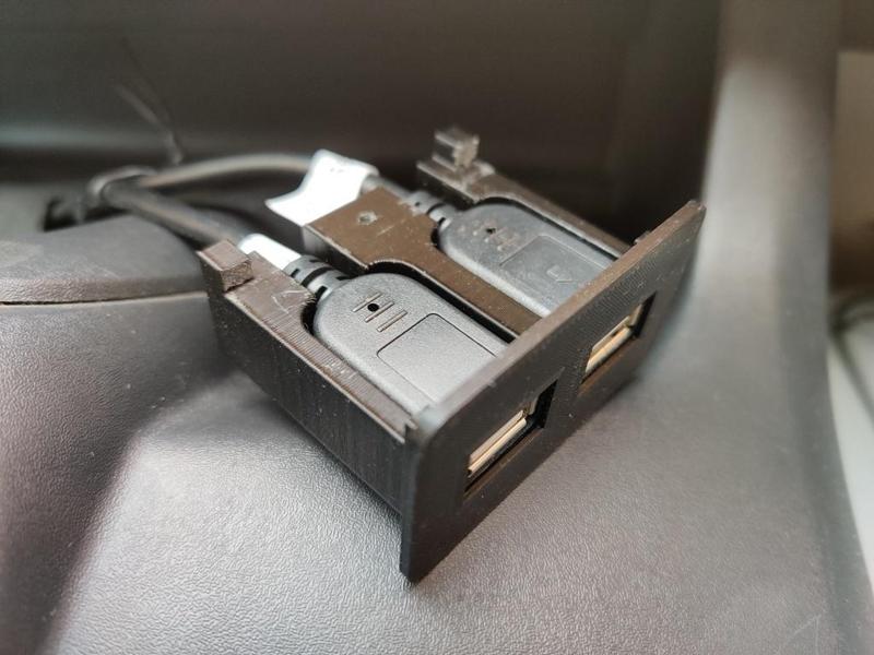 Case usb aux renault trafic 2