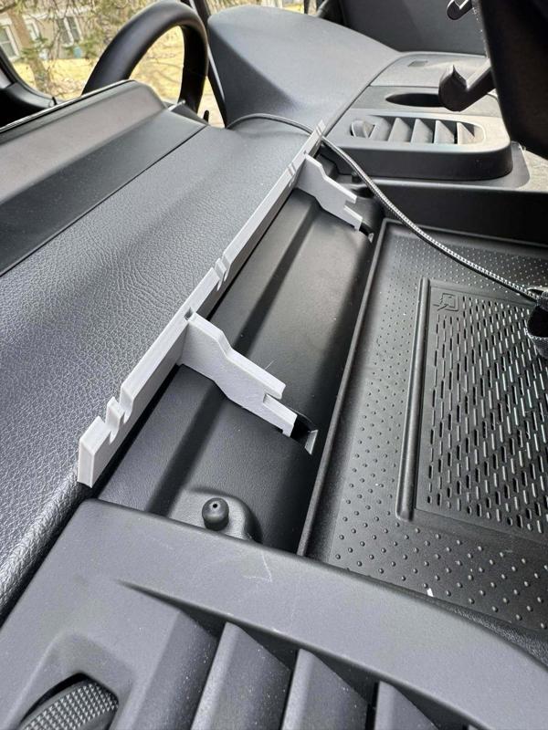 Charger nook cable holder (3rd generation sprinter)