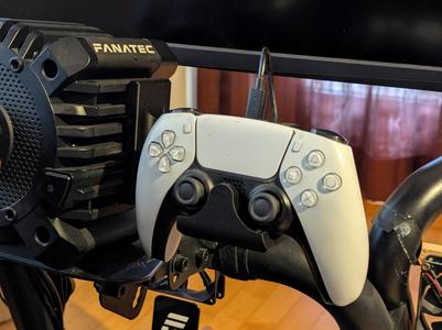 Fanatec DD Pro PS5 Controller Holder