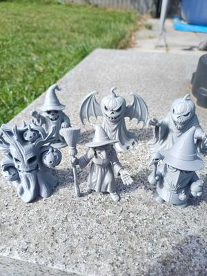 Creepy & Cute – Halloween Decoration Set of 6