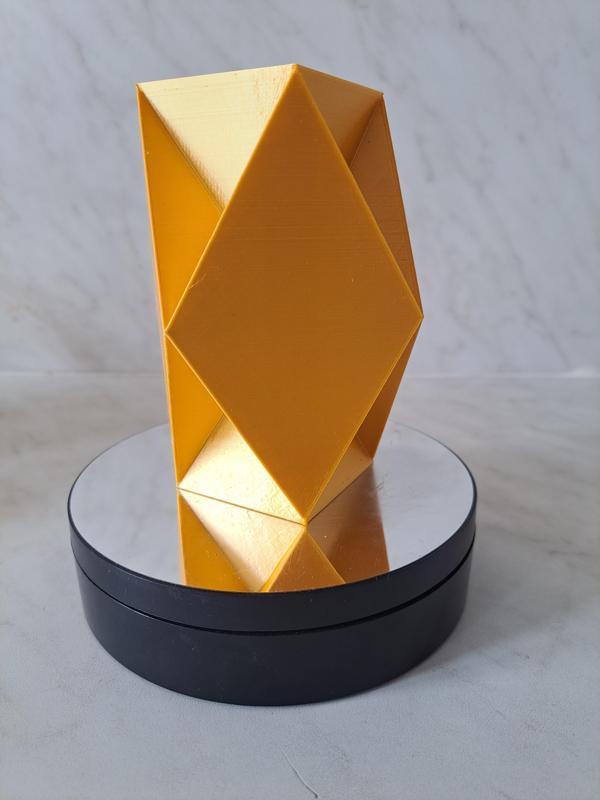 Hemi-octahedron vase