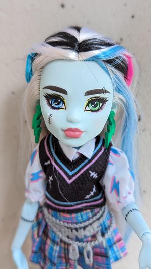 Frankie Stein Midnight Runway Monster High Earrings