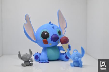 STITCH [LILO AND STITCH] with ice cream