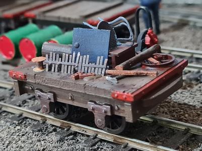 Narrow Gauge 0-16.5 On30 flat wagon with load