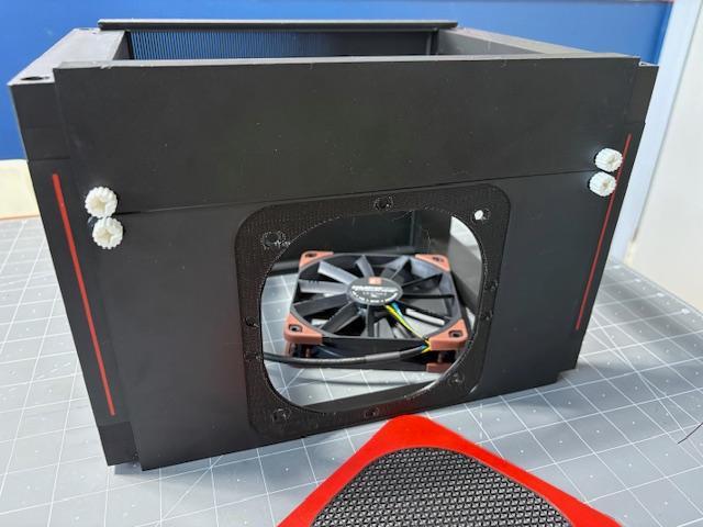 Brace for 120mm fan - [YaMR]