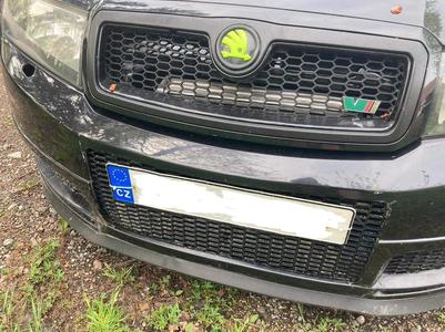 Emblem rs holder for honeycomb grill on Fabia RS